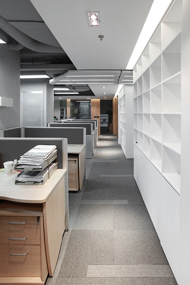 員工辦公區域裝修設計實景圖