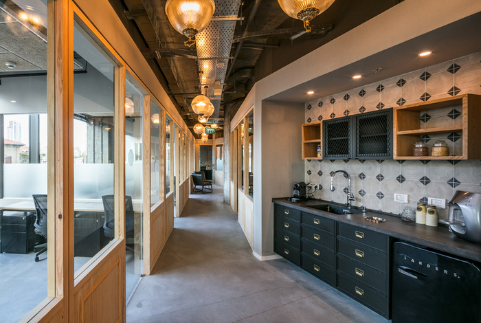 歐洲風情的多功能辦公室設(shè)計