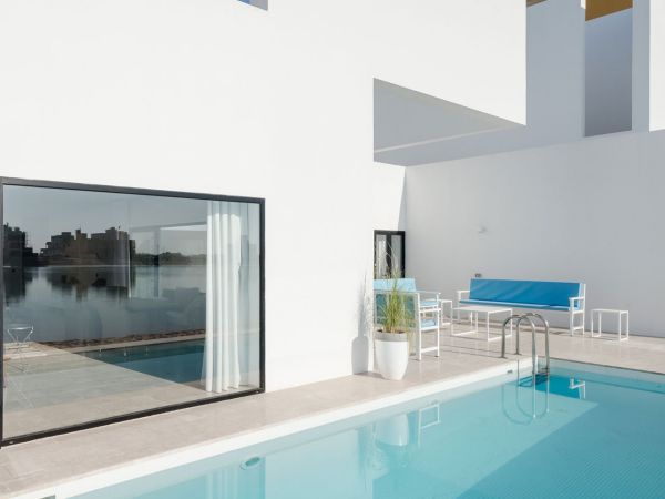 辦公室裝修設(shè)計(jì)的極簡(jiǎn)主義別墅