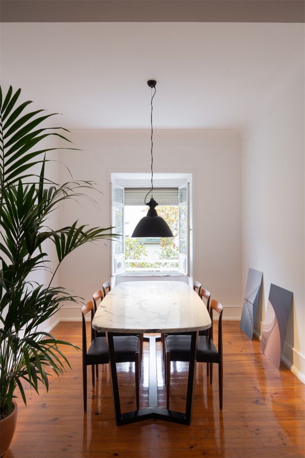 極簡(jiǎn)辦公室設(shè)計(jì)裝修打造的空間形態(tài)